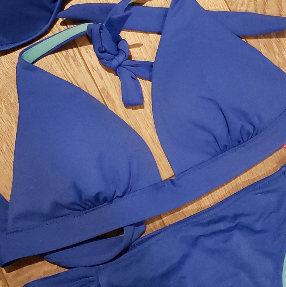 2 TOPS Victoria's Secret bikini